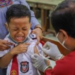 Beragam Reaksi Murid SD di Kota Kediri saat Mengikuti Vaksinasi Covid-19