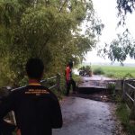 Jembatan Penghubung Antardesa di Nganjuk Putus, Warga Putar Balik