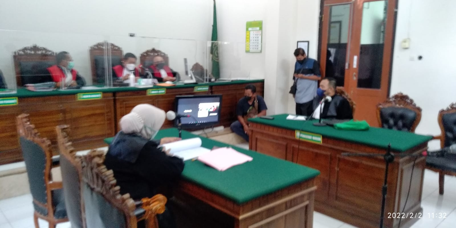 Bukan Pidana, PN Surabaya Beri Putusan Onslagh Terdakwa Lily Yunita