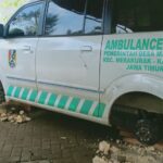 Keterlaluan! Empat Ban dan Pelek Mobil Ambulans Desa di Tuban Digasak