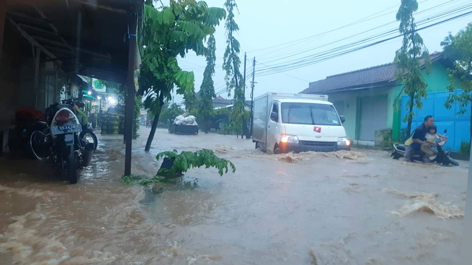 Diguyur Hujan Deras, Tujuh Desa di Kecamatan Kerek Tuban Tergenang Air
