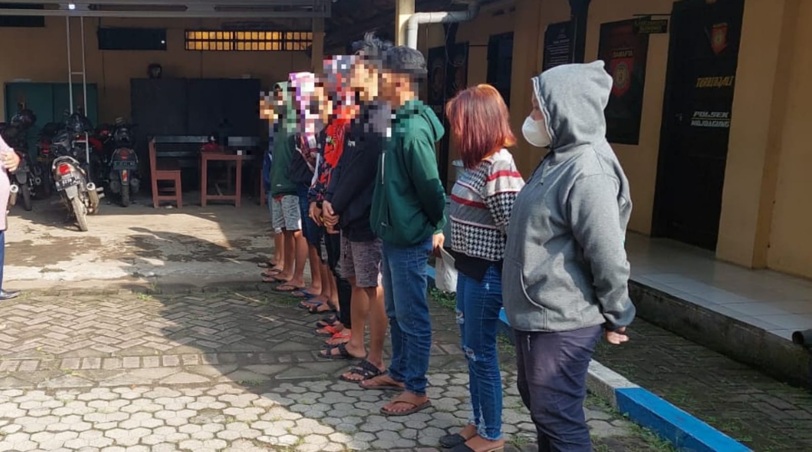Balap Liar di Jombang Diobrak-abrik Polisi, 10 Cewek-cowok Diamankan