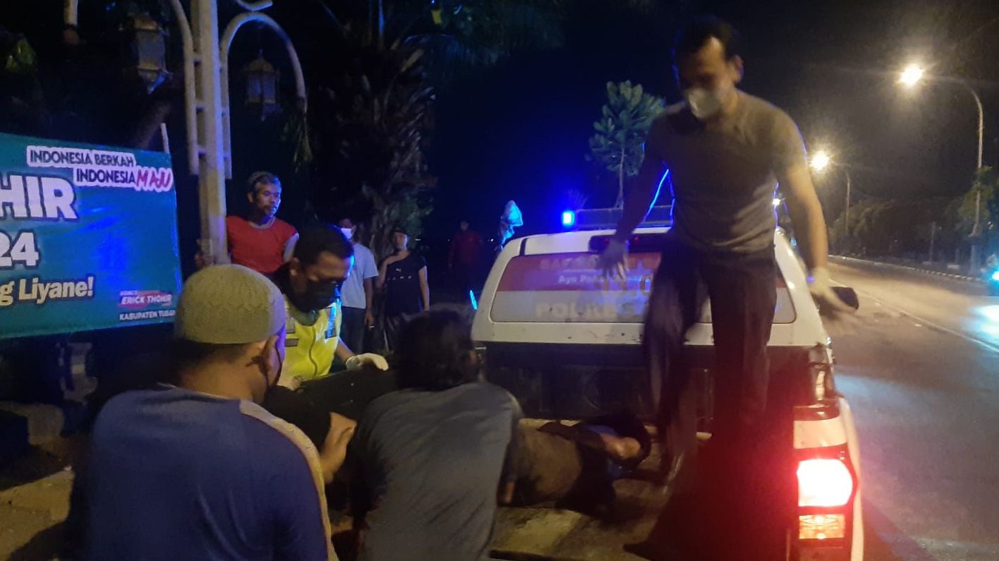 Pengamen Tergeletak Bersimbah Darah di Trotoar Tuban, Tewas di RS