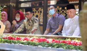 Ziarah ke Makam Gus Dur di Jombang, Mahfud MD: Kangen Ingin Bertemu