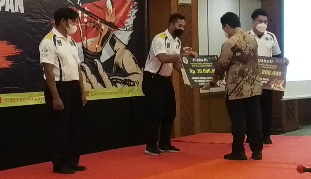 Dosen Asal Magetan Raih Penghargaan Digital Teknologi dari Kemenpora