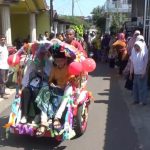 Momen Haru Pedagang Mobil Jombang Diantar Berangkat Haji Naik Becak