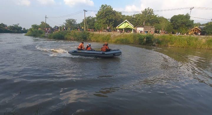 Gagal Menyeberangi Sungai Kaligunting, Remaja di Jombang Tenggelam