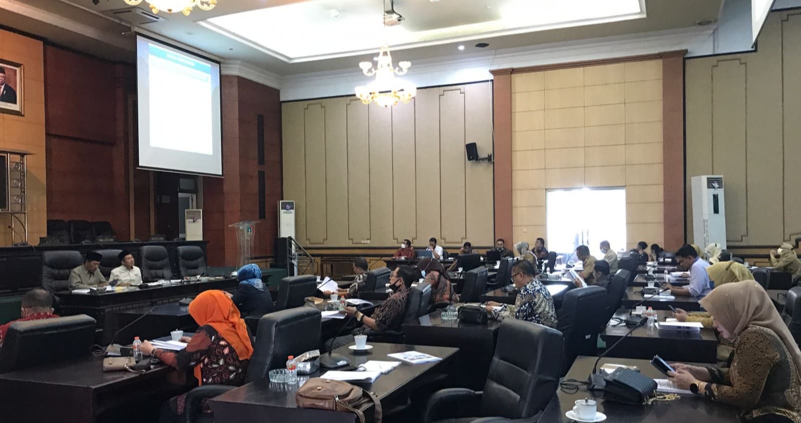 DPRD Jombang Bahas Dua Raperda Tentang Ketenagakerjaan dan UMKM