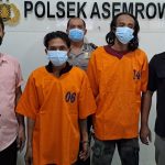 Polisi Tangkap Dua Pencuri Besi Penutup Gorong-gorong Trotoar Surabaya