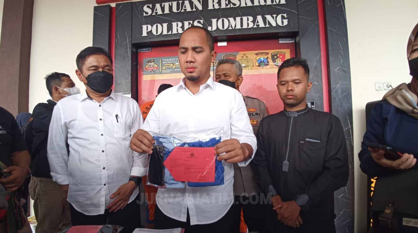 Berbuat Terlarang Cabuli Anak Tiri, Oknum Wartawan Jombang Dibui