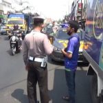 Potong Jalan, Kakek di Jombang Masuk Kolong Truk, Kondisinya Mengenaskan