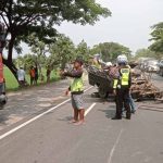Kecelakaan Pikap Tabrak Tronton di Tuban, Perangkat Desa Tewas