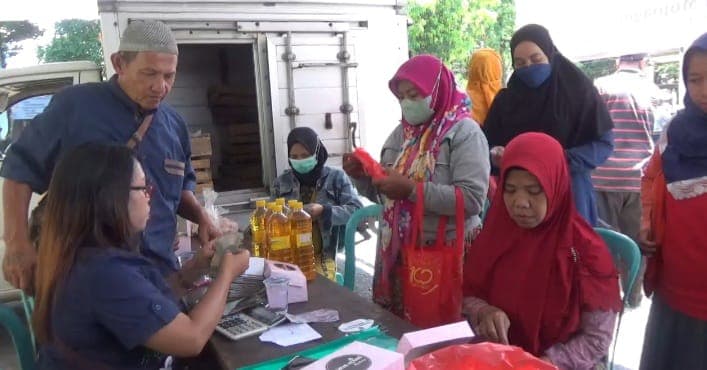 Warga Antusias, 400 Kupon Sembako Murah di Kecamatan Mojoagung Jombang Ludes