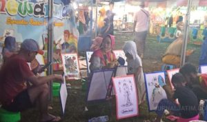 Lapak Mewarnai Bazar UMKM Kreatif Jombang Diserbu Anak-anak