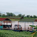 Debit Air Tinggi, Perahu Penyeberangan Megaluh Jombang Hanyut Terseret Arus