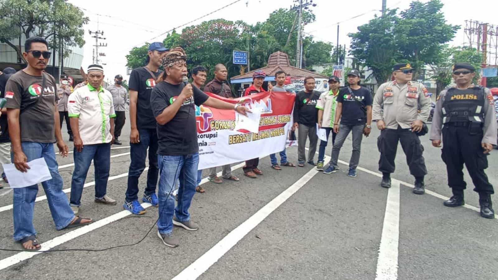 Forum Masyarakat Unjuk Rasa Soroti Kasus Dugaan Korupsi di Jombang
