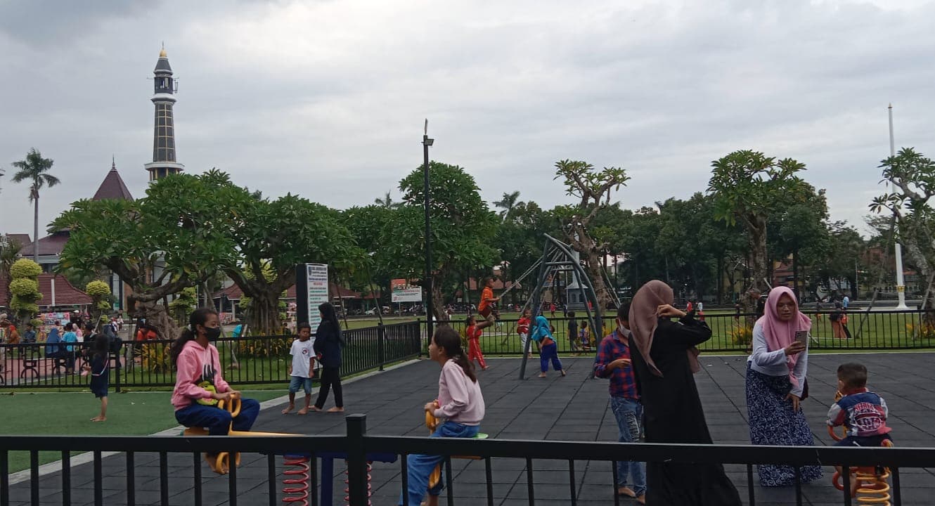 Bermodal 2000 Rupiah, Bisa Ajak Anak Wisata Gratis Di Pusat Kota Jombang