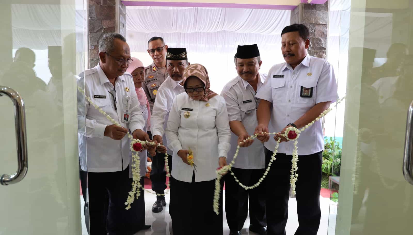 Ada Harapan Besar saat Bupati Mundjidah Meresmikan Empat Puskeswan di Jombang
