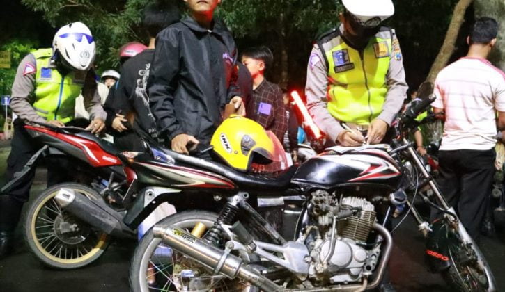 Puluhan Motor Knalpot Bising Terjaring Operasi Polisi di Kota Mojokerto