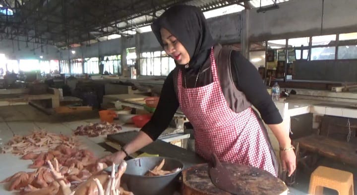 Jelang Ramadan 2023, Harga Daging Ayam di Jombang Mulai Naik