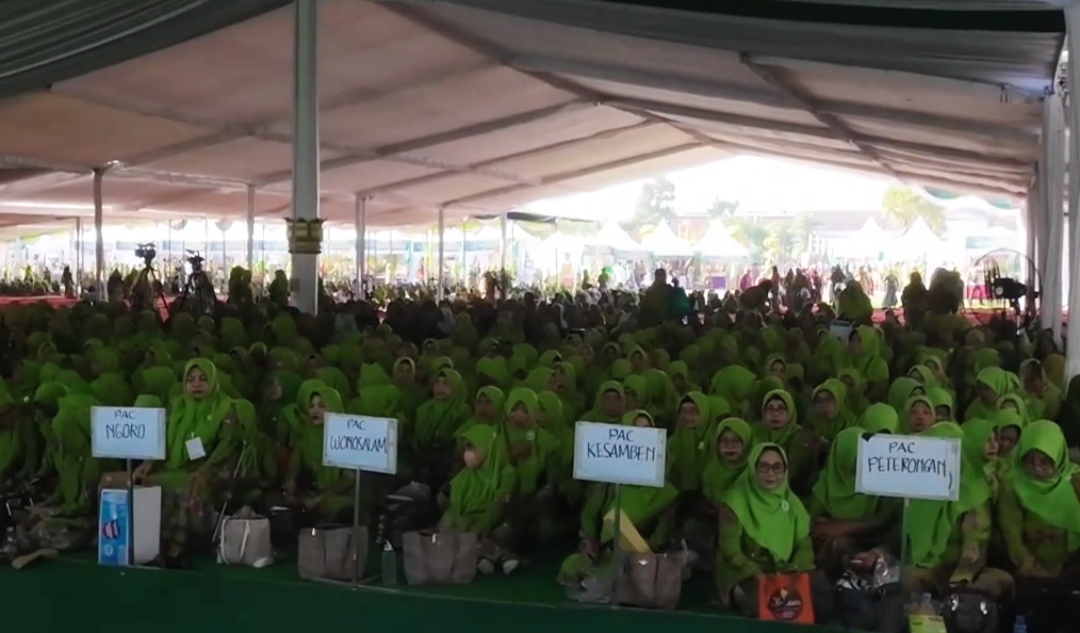 Wow, Belasan Ribu Ibu-ibu Hadiri Pelantikan PC Muslimat NU Jombang dan PAC se Kabupaten