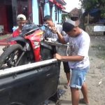 Melaju di Tikungan Tajam Jombang, Pikap L300 Tabrak Pemotor Mojokerto, Lihat Kondisinya