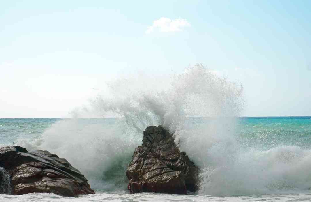 Kasus Pencurian Batu Pemecah Ombak di Pantai Kalbut Situbondo Berakhir Damai