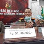 Lihat, Gepokan Uang Hasil Lelang Aset Terpidana Korupsi di Jombang Kembali Negara