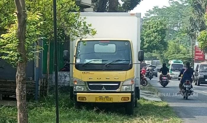 Truk Pembuang Limbah di Bekas Kolam Desa Rejoagung Jombang Diamankan