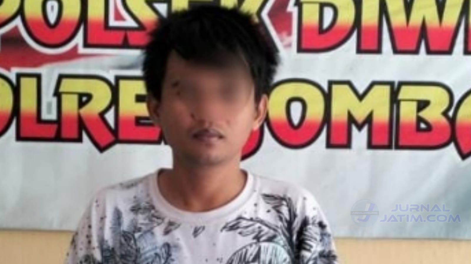 Polisi Menggerebek Warung Kopi di Jombang, Pemuda Ini Cuma Bisa Pasrah