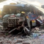 Braak! Bus Sarat Penumpang Hancur Tabrak Pagar dan Mobil di Sambirejo Jombang, 4 Luka
