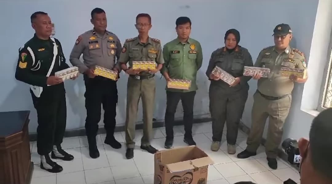 Menyasar Toko Kelontong, Satpol PP Jombang Gelar Gempur Rokok Ilegal di Wilayah Ini