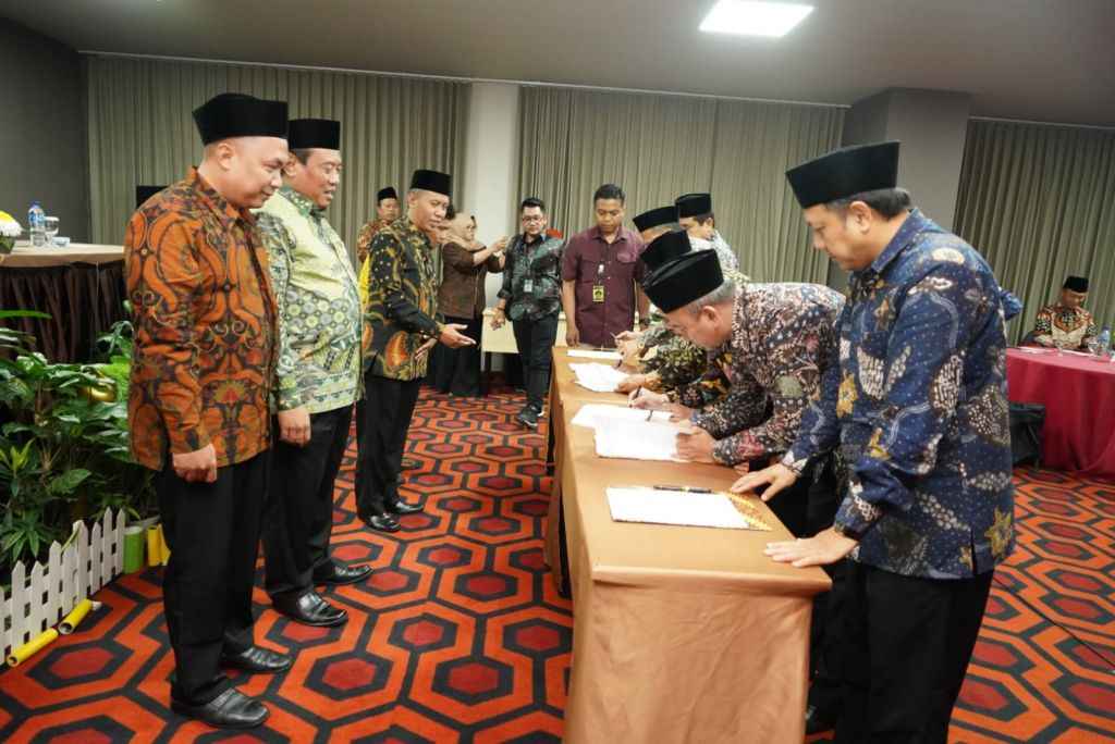 146 Madrasah Swasta di Jawa Timur Menerima Sk dan Piagam Izin Operasional