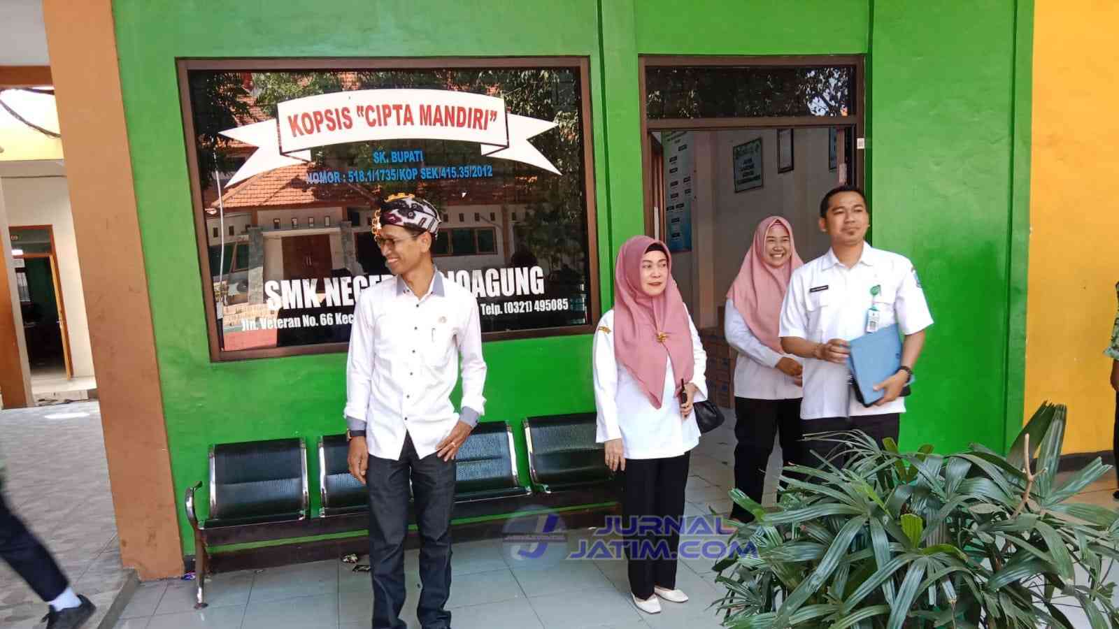 Inspeksi Bisnis Seragam, Cabang Dinas Pendidikan Datangi Tiga Sekolah di Jombang