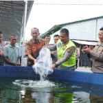 Lima Ribu Benih Ikan Lele Ditebar di Sidoarjo untuk Ketahanan Pangan