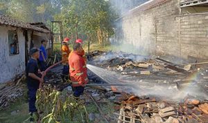 Kebakaran, Rumah Milik Emak Puryani di Bagor Nganjuk Rata Tanah