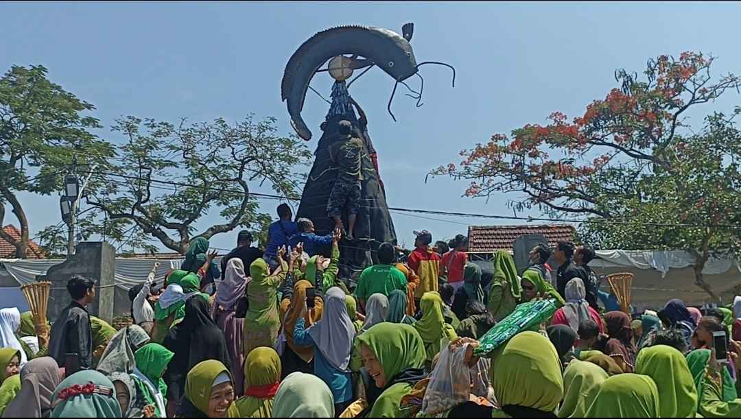 15.000 Pincuk Sego Lodeh Kikil Khas Jombang Catatkan MURI