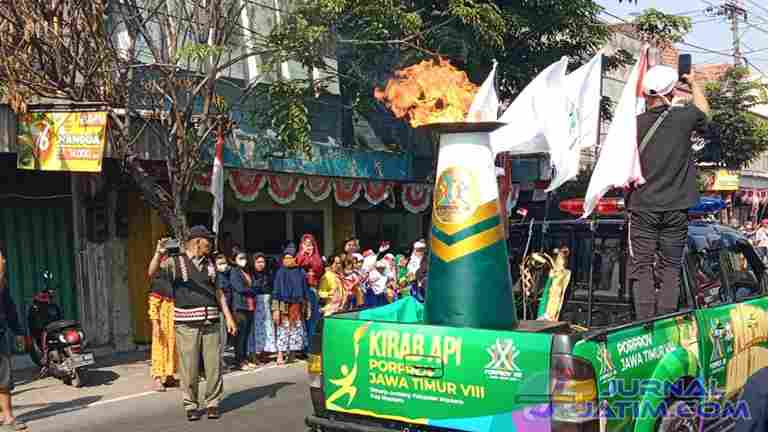 Tiba di Jombang, Obor Api Porprov VIII Jatim 2023 Dikirab Keliling 21 Kecamatan