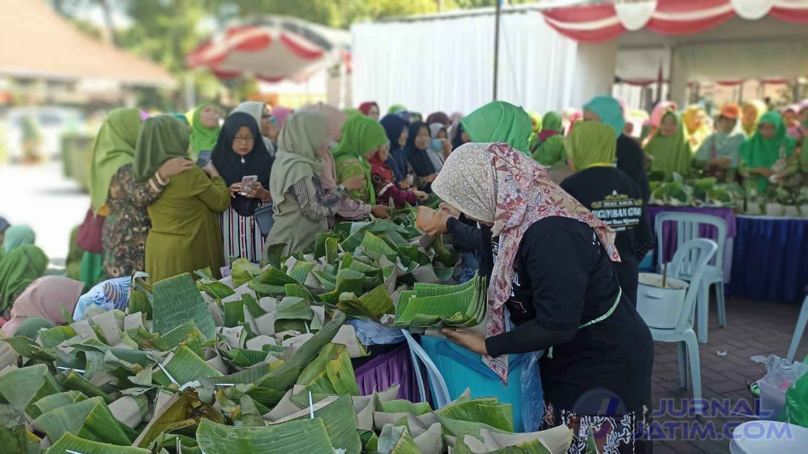 15.000 Pincuk Sego Lodeh Kikil Khas Jombang Catatkan MURI