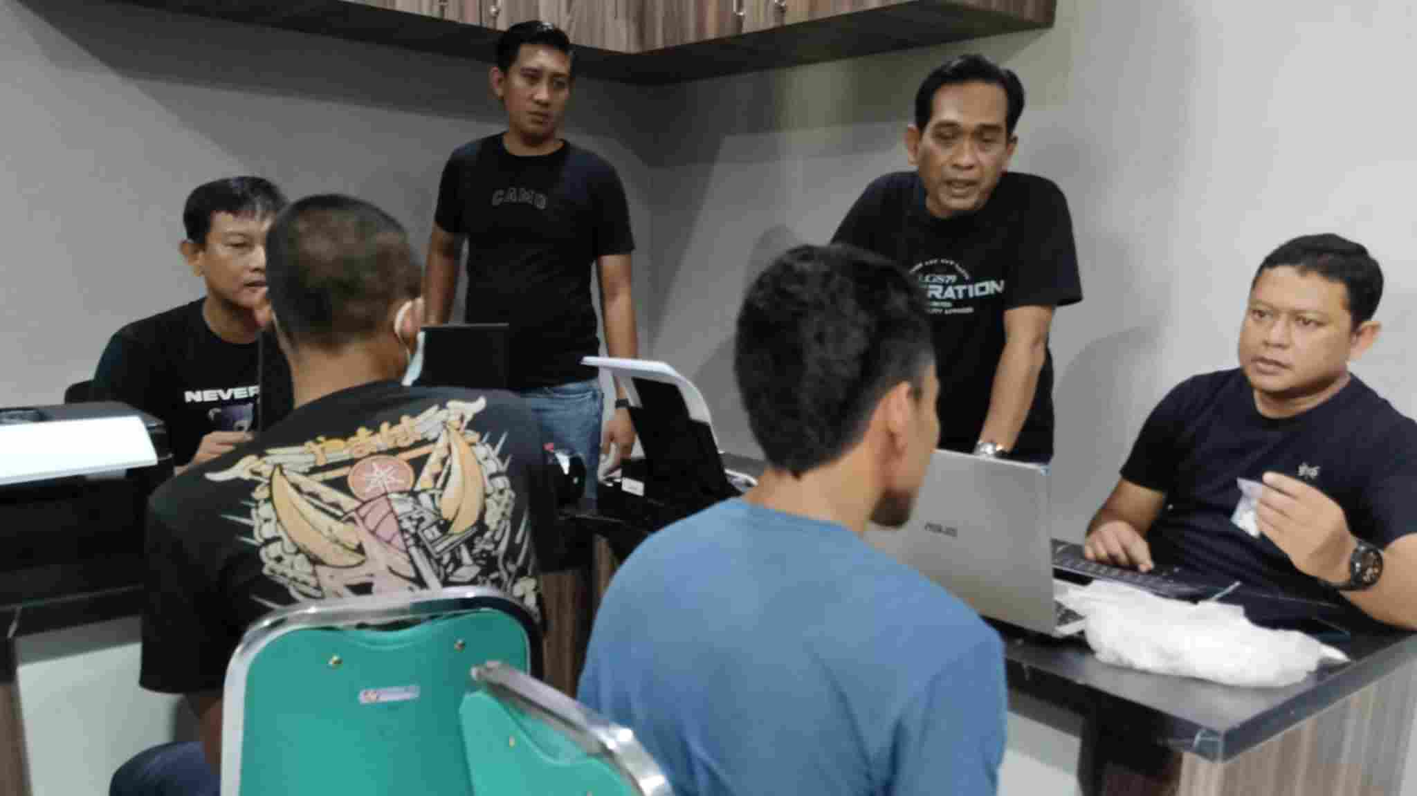 Dua Pemuda COD Pil Dobel L di Tengah Sawah Tuban, Polisi Datang