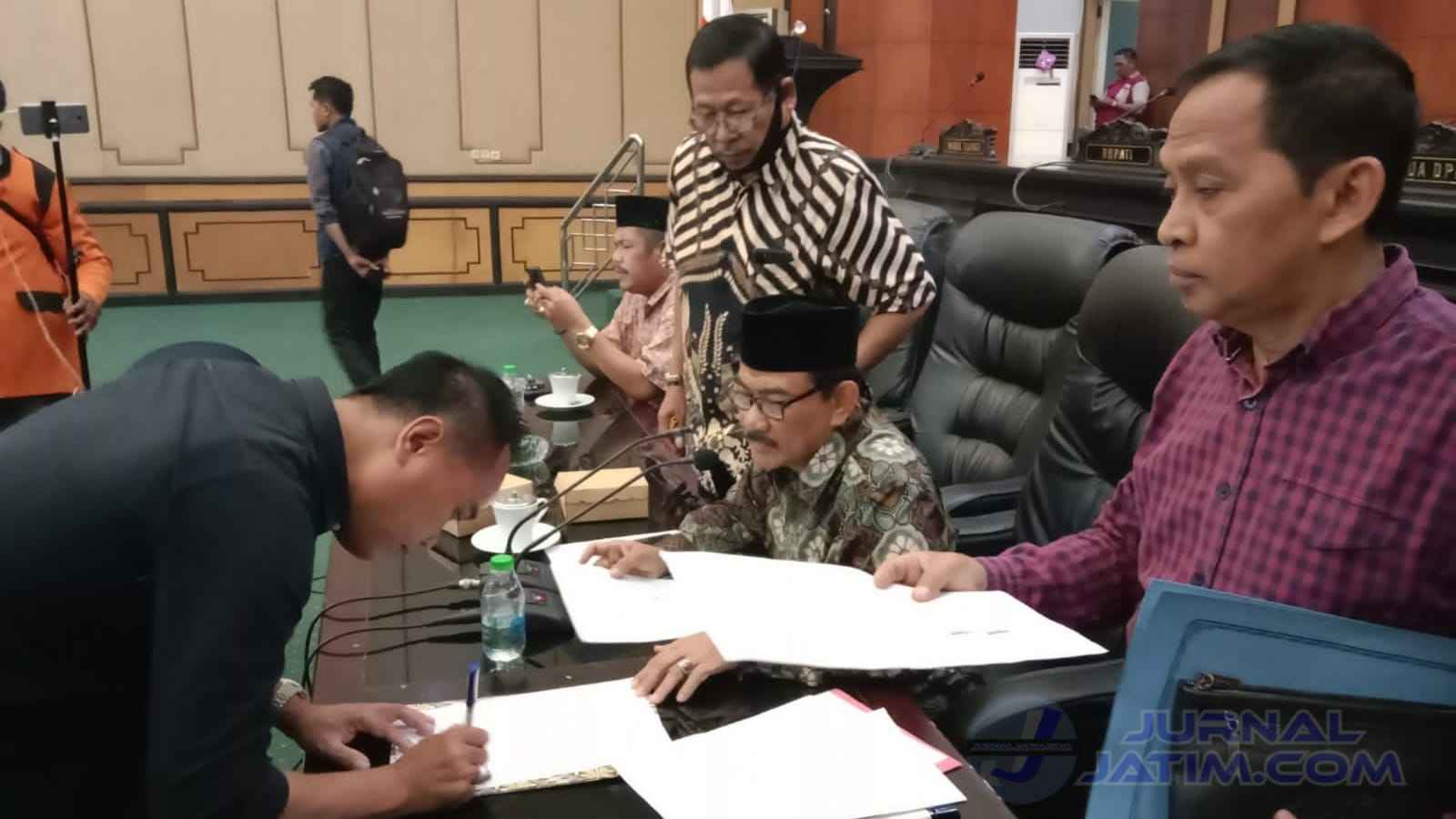 Hearing Masalah Pencemaran Limbah Serbuk Kayu Seng Fong di DPRD Jombang, Ini Hasilnya