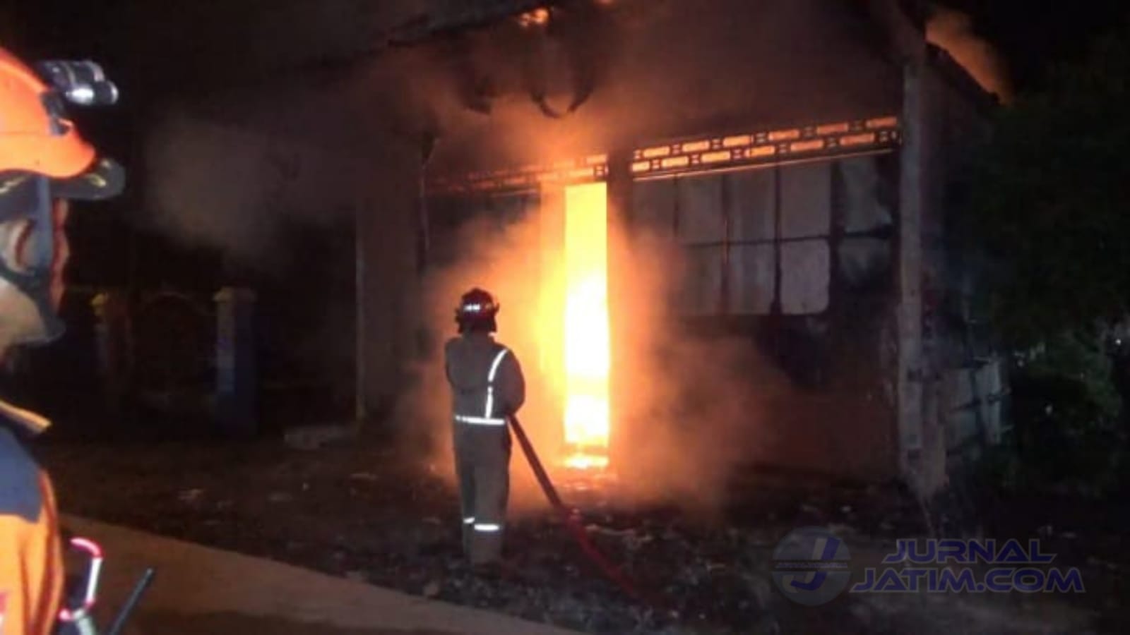 Kebakaran Toko Sembako di Jombang, Ada Ledakan Keras Berkali-kali