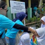 Senyum Bahagia Puluhan Siswa SD di Jombang Dapat Bantuan dari Perusahaan Kecantikan