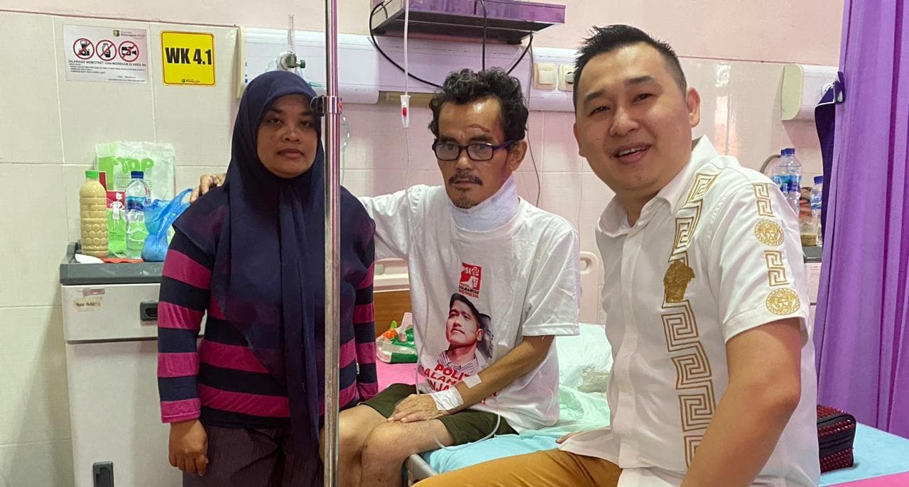 Hari Pertama Kampanye, PSI Kota Kediri Bakti Sosial Jenguk Pasien Rumah Sakit