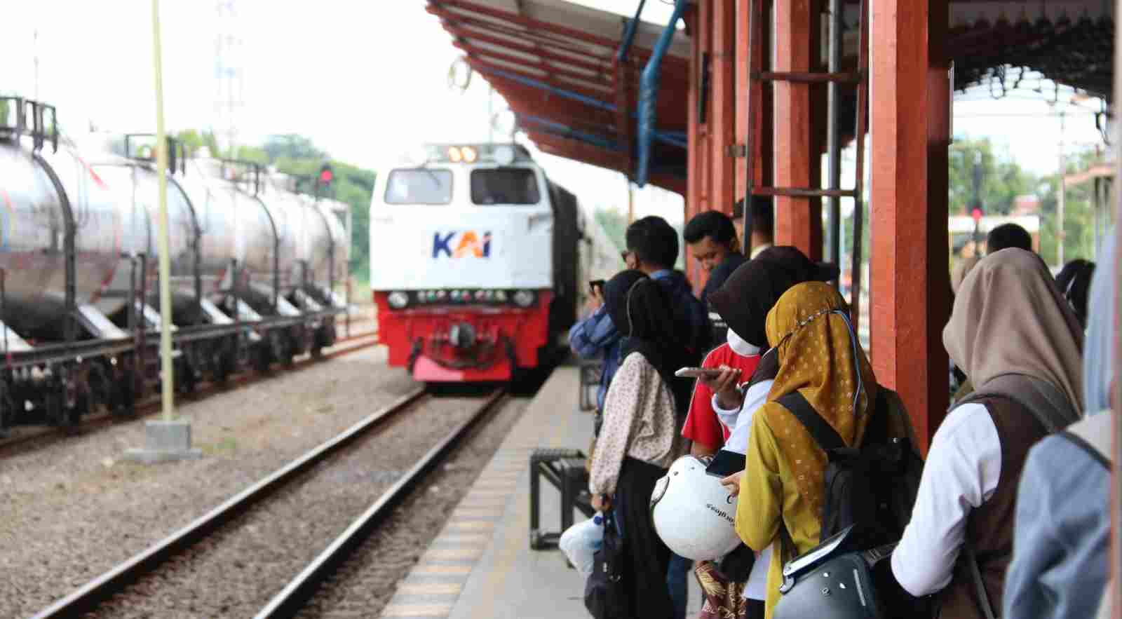 Jalur Kereta Api di Purwokerto Longsor, KAI Daop 7 Madiun Sampaikan Ini