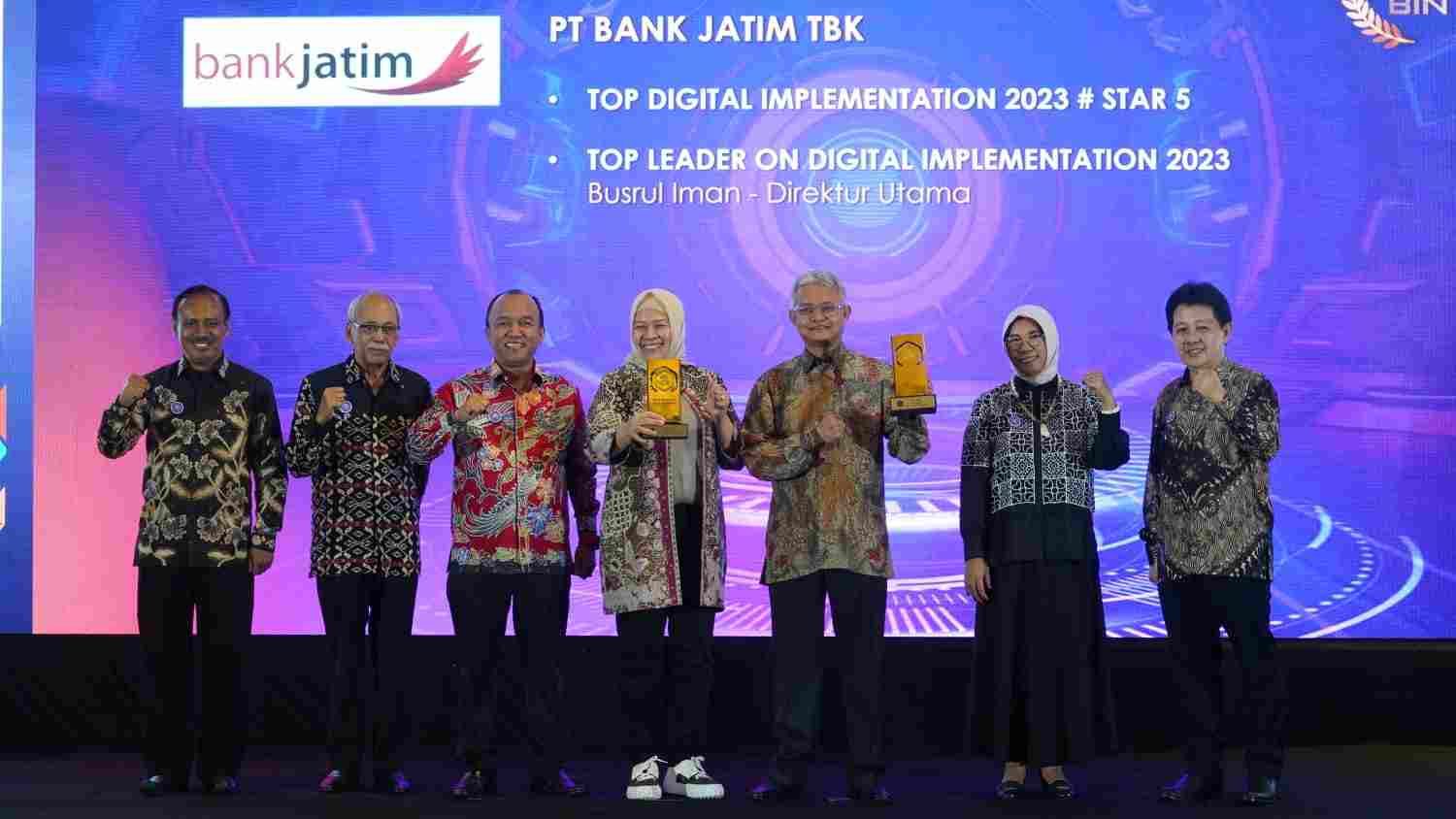 Bank Jatim Boyong Dua Penghargaan karena Konsisten Transformasi Digital