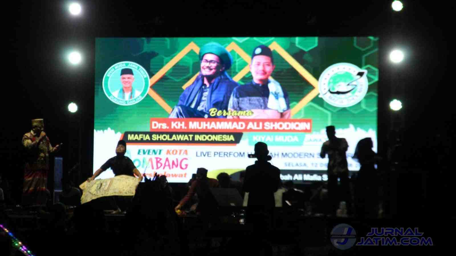 Ribuan Warga Hadiri Sholawat Kebangsaan Ganjar-Mahfud 2024 di Jombang