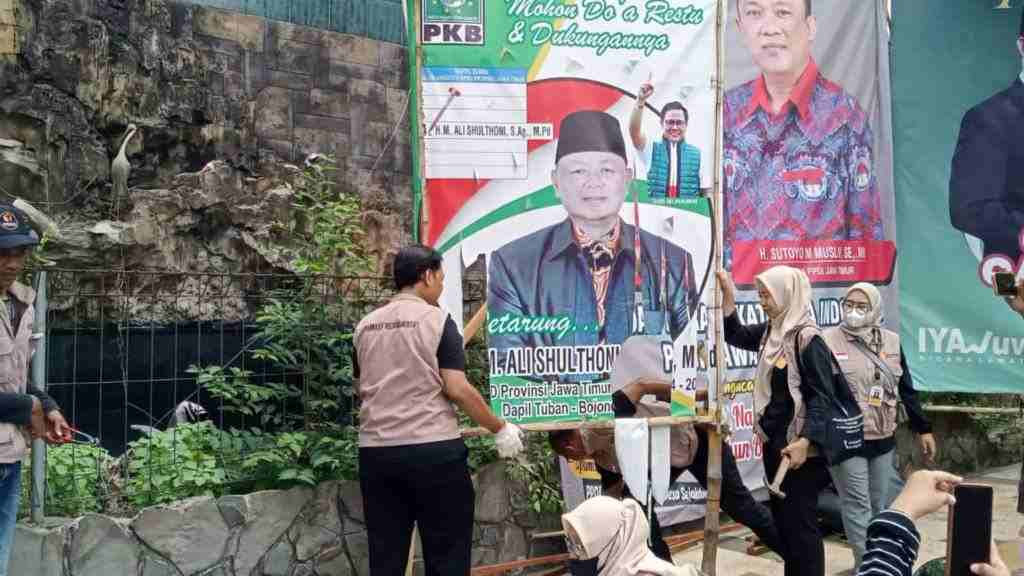 Bawaslu Tuban Temukan 3.667 Alat Peraga Kampanye Melanggar Aturan