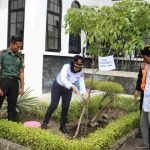 Dukung Gerakan Satu Juta Pohon, KAI Madiun Lakukan Aksi Penghijauan