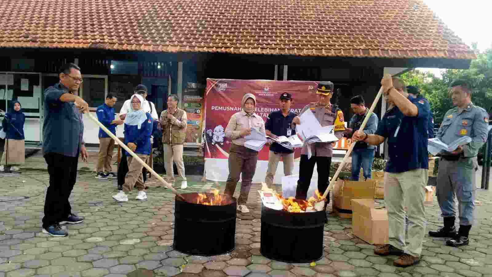 2.146 Lembar Surat Suara Pemilu Rusak Dimusnahkan KPU Kota Kediri